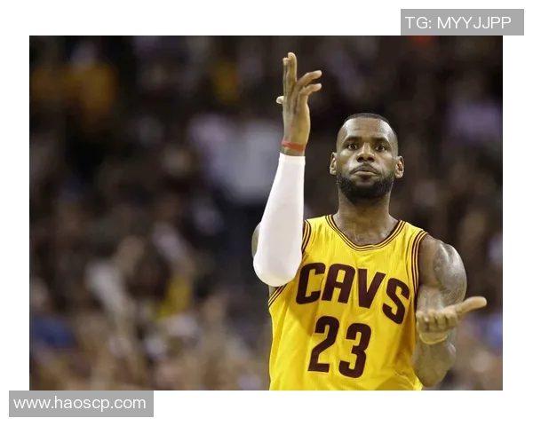 詹姆斯在勇士对骑士的比赛中上演惊天爆扣引发全场沸腾