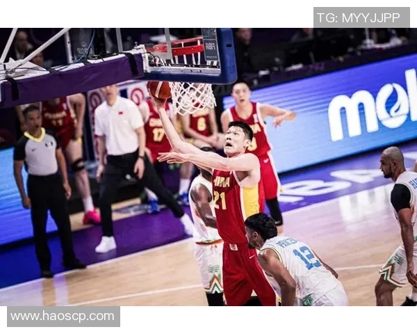 2016年CBA季后赛北京队与上海队激战正酣精彩瞬间回顾